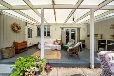 SUMMER ROOM