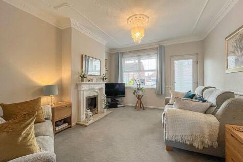 LIVING ROOM/DINER