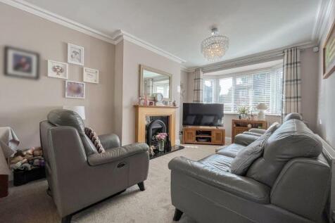 LIVING ROOM/DINER