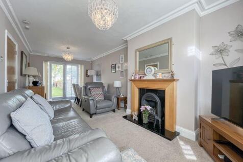 LIVING ROOM/DINER
