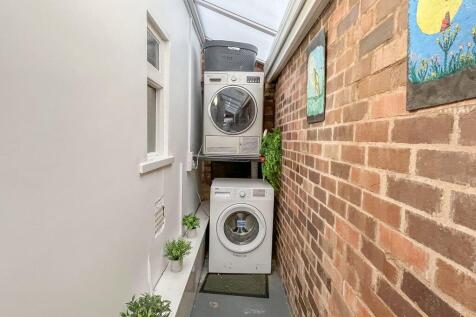 LEAN TO/UTILITY AREA