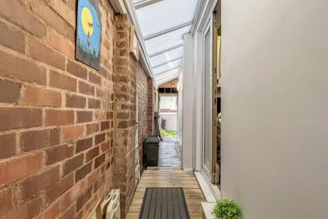 LEAN TO/UTILITY AREA