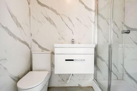 GROUND FLOOR SHOWER ROOM