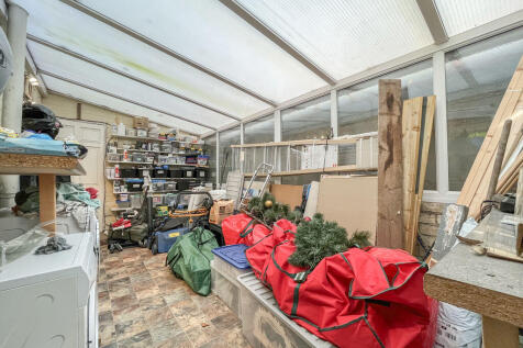 LEAN TO/UTILITY AREA