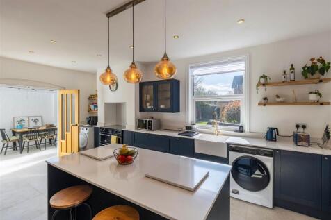 44 Raddlebarn Road 1.jpg