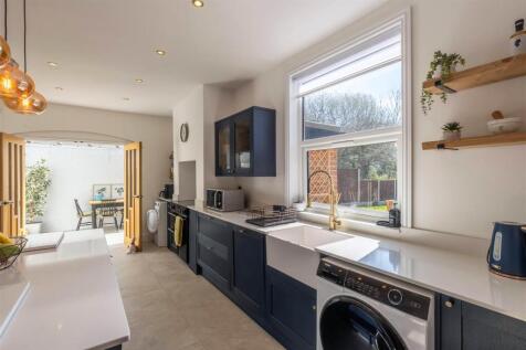 44 Raddlebarn Road 4.jpg