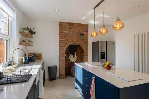 44 Raddlebarn Road 2.jpg