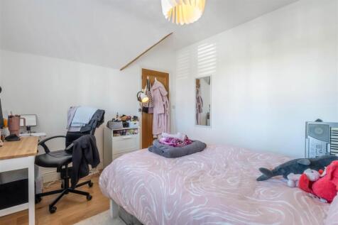 44 Raddlebarn Road 1