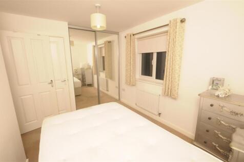 Bedroom 2.JPG