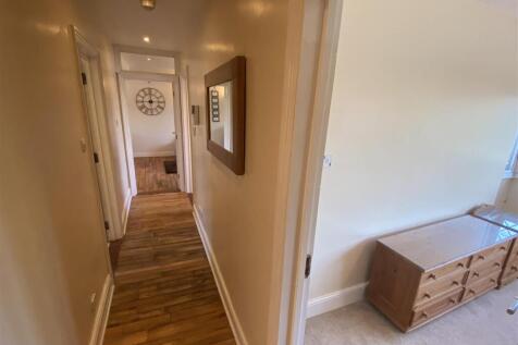 Hallway.JPG
