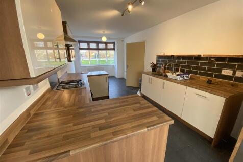 Kitchen Dining.JPG