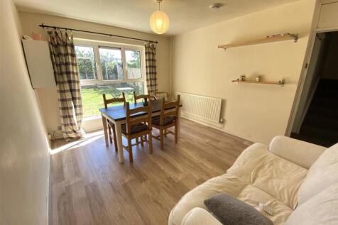 LOUNGE22020.JPG