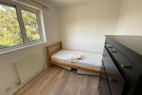 BED12020.JPG