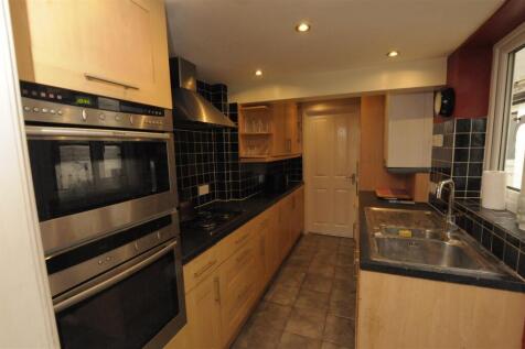 Kitchen.JPG