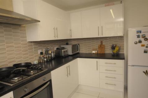 Kitchen 2.JPG
