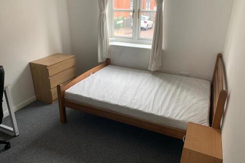Bedroom 2 (2)