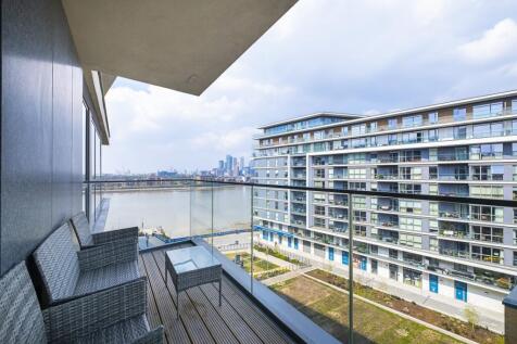 Flat-171-67-River...