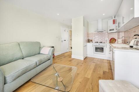 St Pauls Court Ya...