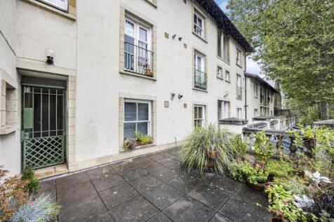 St Pauls Court Ya...