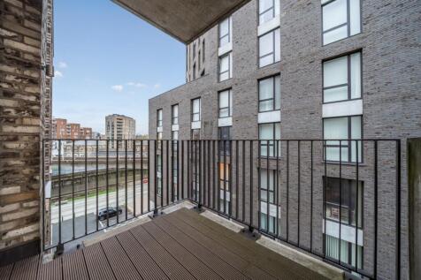 1383801-9-691defa...