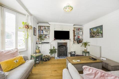 Maidenstone Hill ...