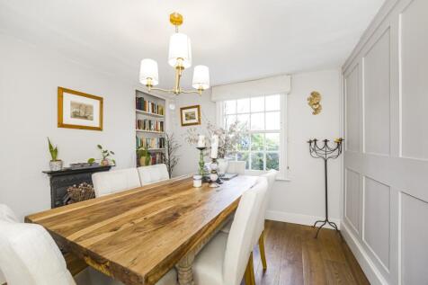 Maidenstone Hill ...