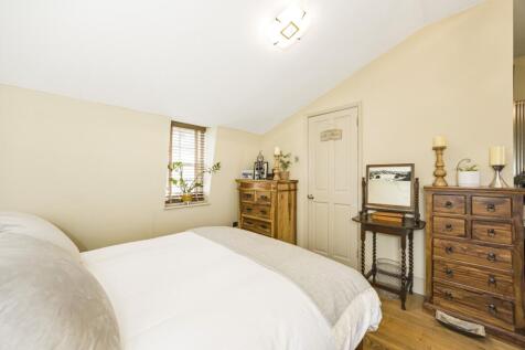 Maidenstone Hill ...