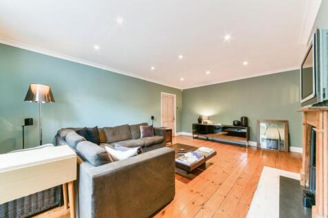 Living room 3