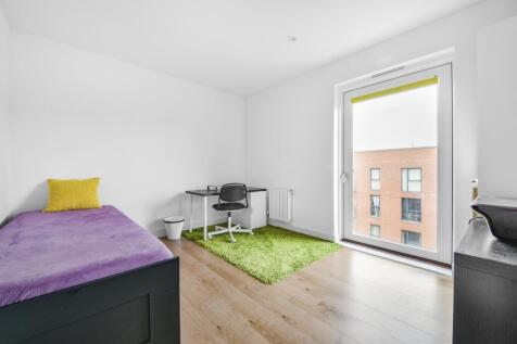 Second bedroom