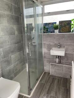 Shower Room.jpg