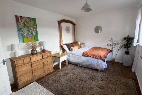 WhatsApp Image 2025-10-27 at 15.04.17_0969b56f.jpg