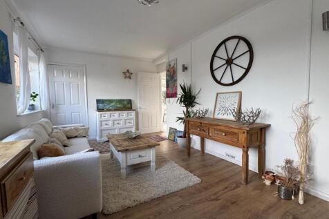 WhatsApp Image 2025-10-27 at 15.04.18_73a2302a.jpg