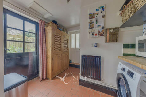 Rear Lobby / Utit...