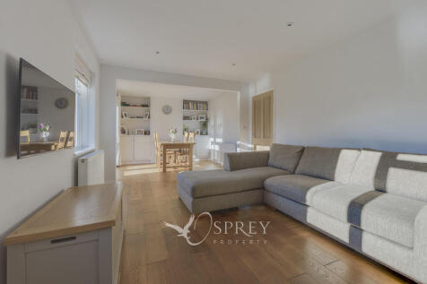 Living / Dining R...