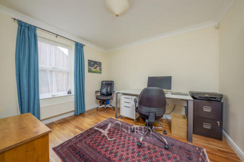 Dining Room / Stu...