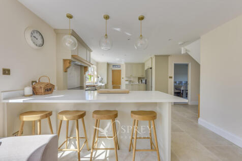 Kitchen/Breakfast...