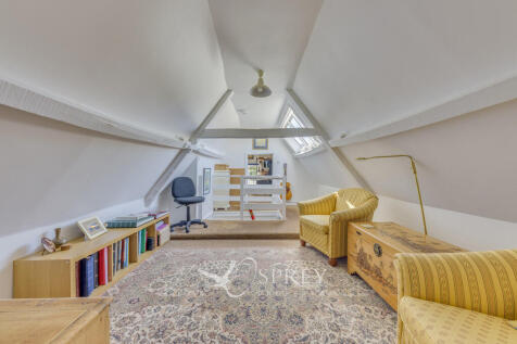 Second Floor Snug