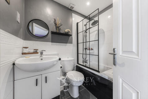 Ensuite Bedroom O...