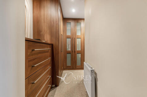 Dressing Room to ...