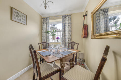 Dining Room / Bedroo