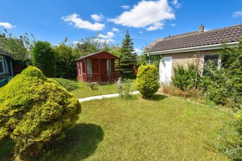 6 Pine Front Garden.jpg