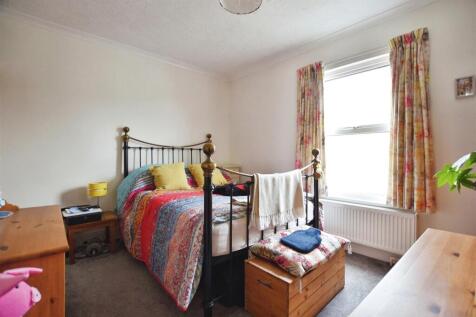 Bedroom 1.JPG