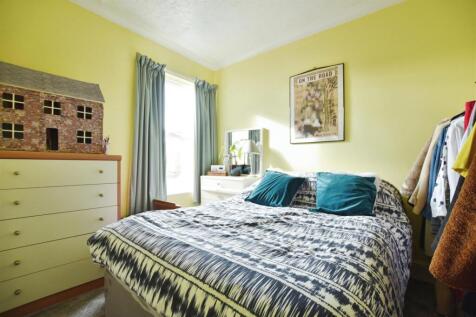 Bedroom 2.JPG
