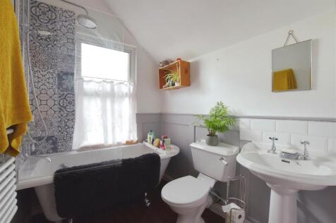 Bathroom.JPG