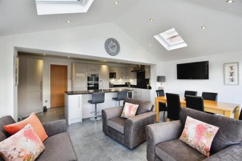 Dining/Family Room
