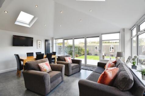 Dining/Family Room