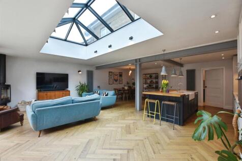 Open Plan Kitchen DinerLiving Space
