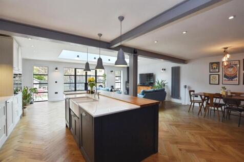 Open Plan Kitchen DinerLiving Space