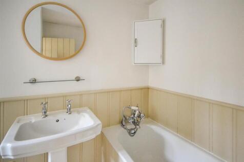 Bathroom.JPG