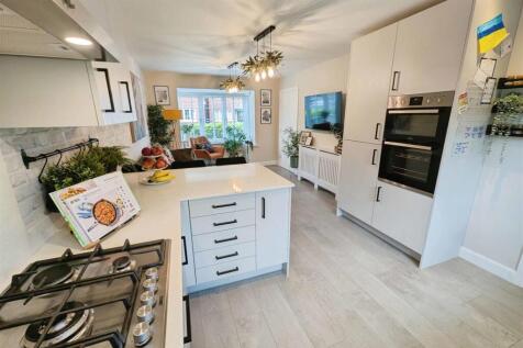 Kitchen Family Room